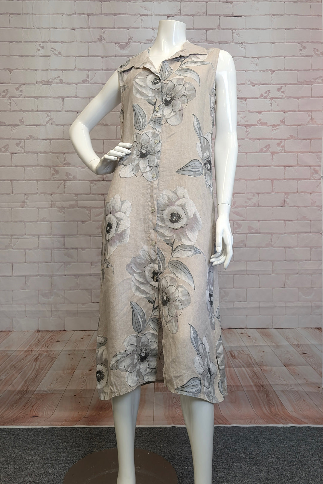 CHRSH Spring 2025 Features include shirt collar for flattering neckline, front buttons and pockets. Structured seams create a stunning silhouette.