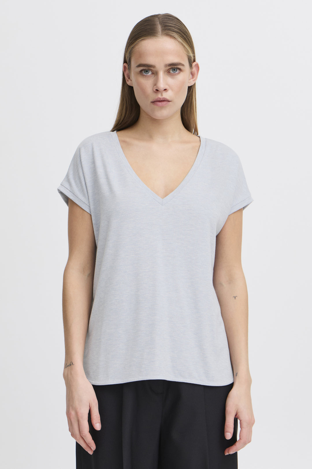 REBEL V-NECK TEE