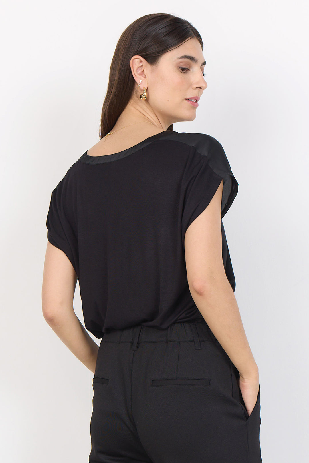 SATIN FRONT SPLIT NECK TOP