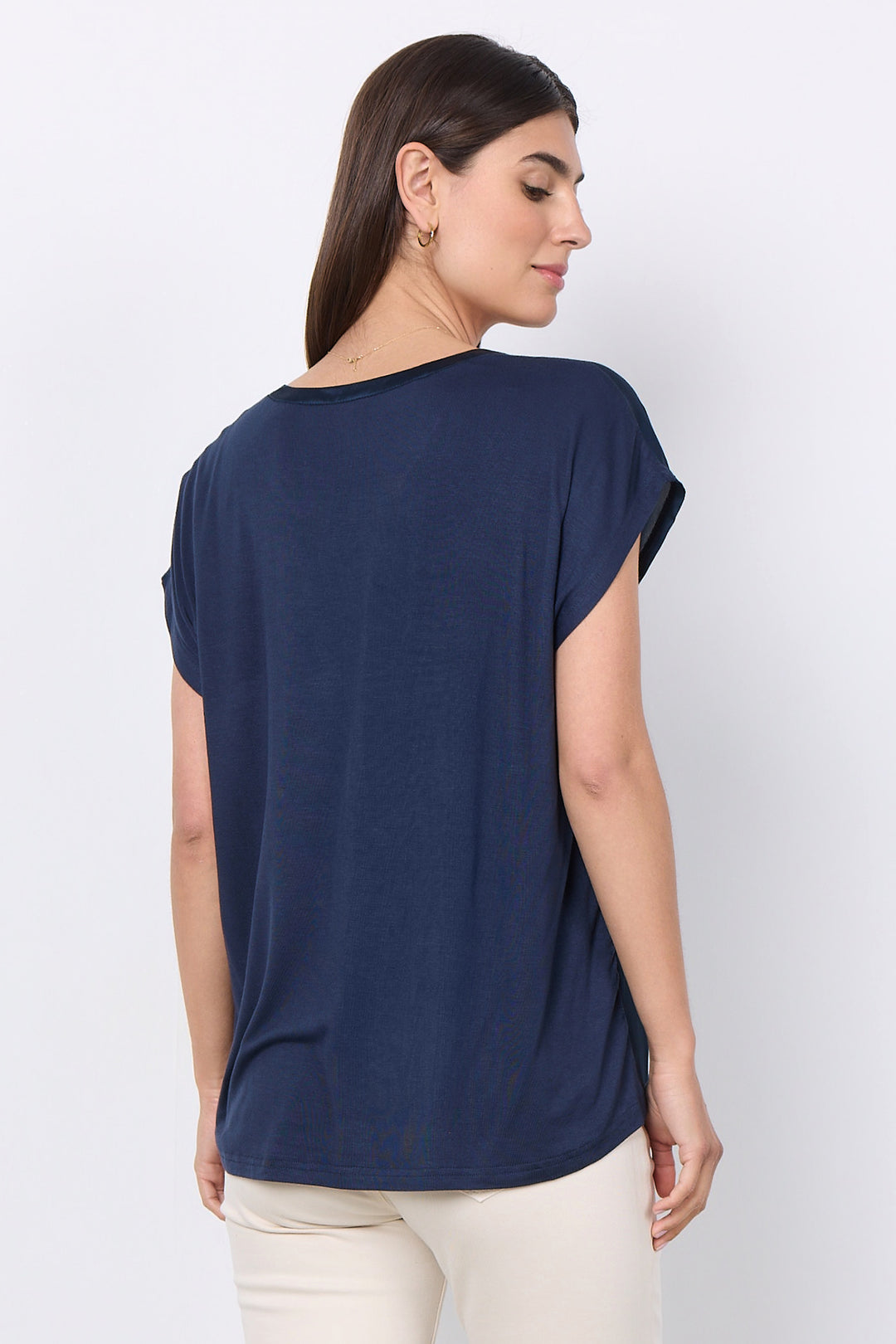 SATIN FRONT SPLIT NECK TOP