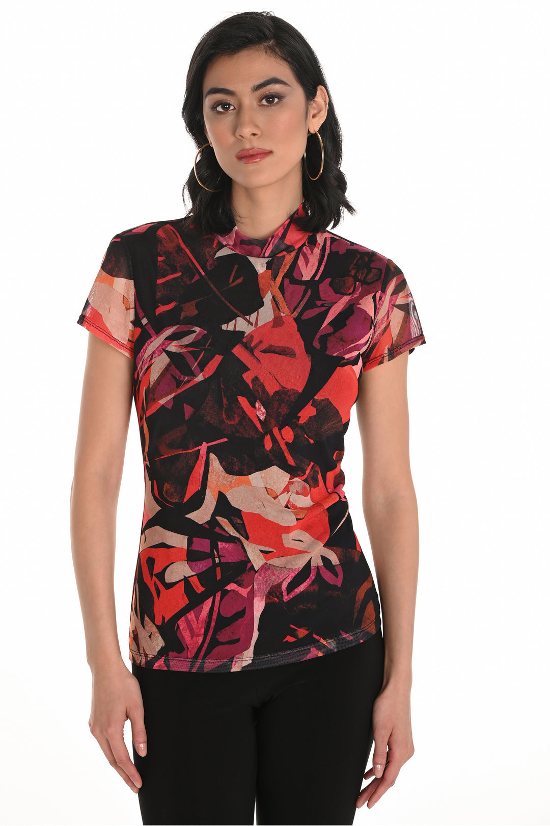 Frank Lyman Fall 2025 
This short-sleeve top features a neat red abstract floral print and a light mock neck design, offering a refined silhouette.