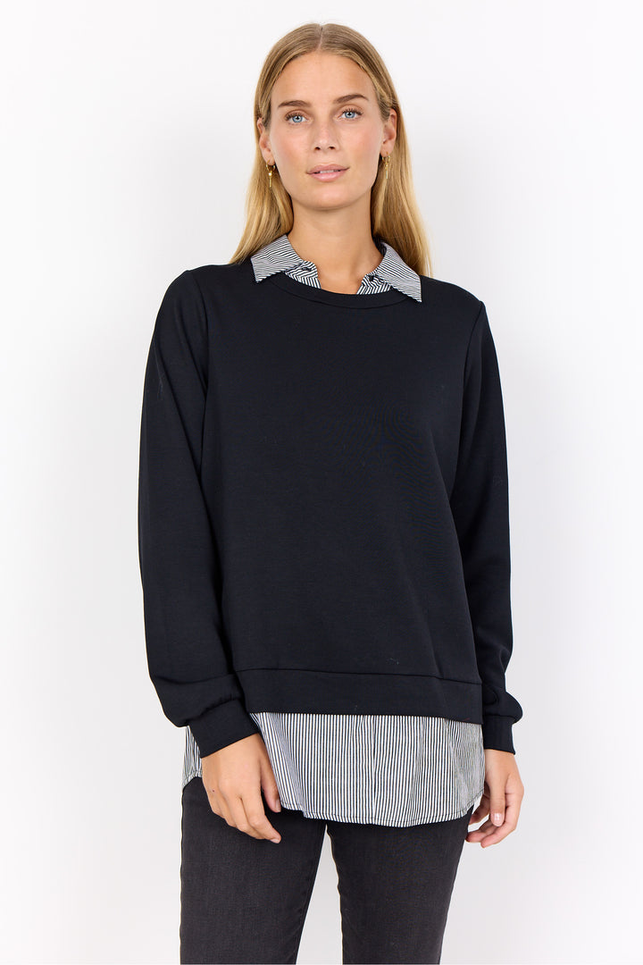 Soya Concept Fall 2025
Accented with a distinctive striped collar and hem, this top transitions seamlessly from professional settings when paired with dress pants to casual outings with your favorite jeans. 