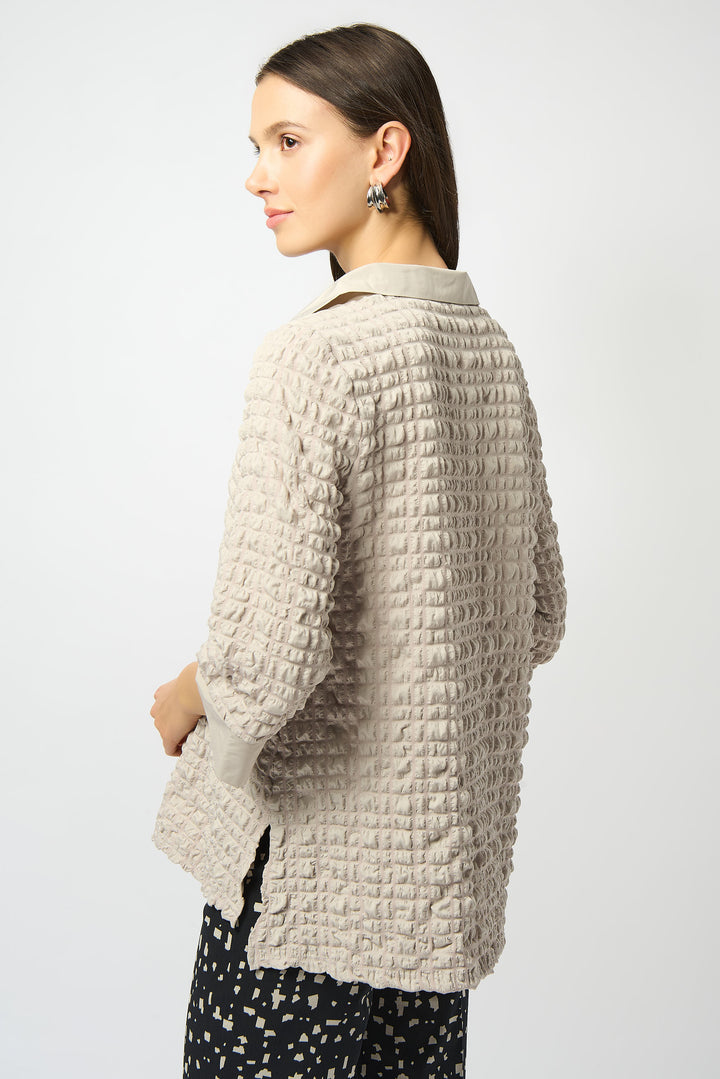 BUBBLE TEXTURED MEMORY ZIP NECK TOP