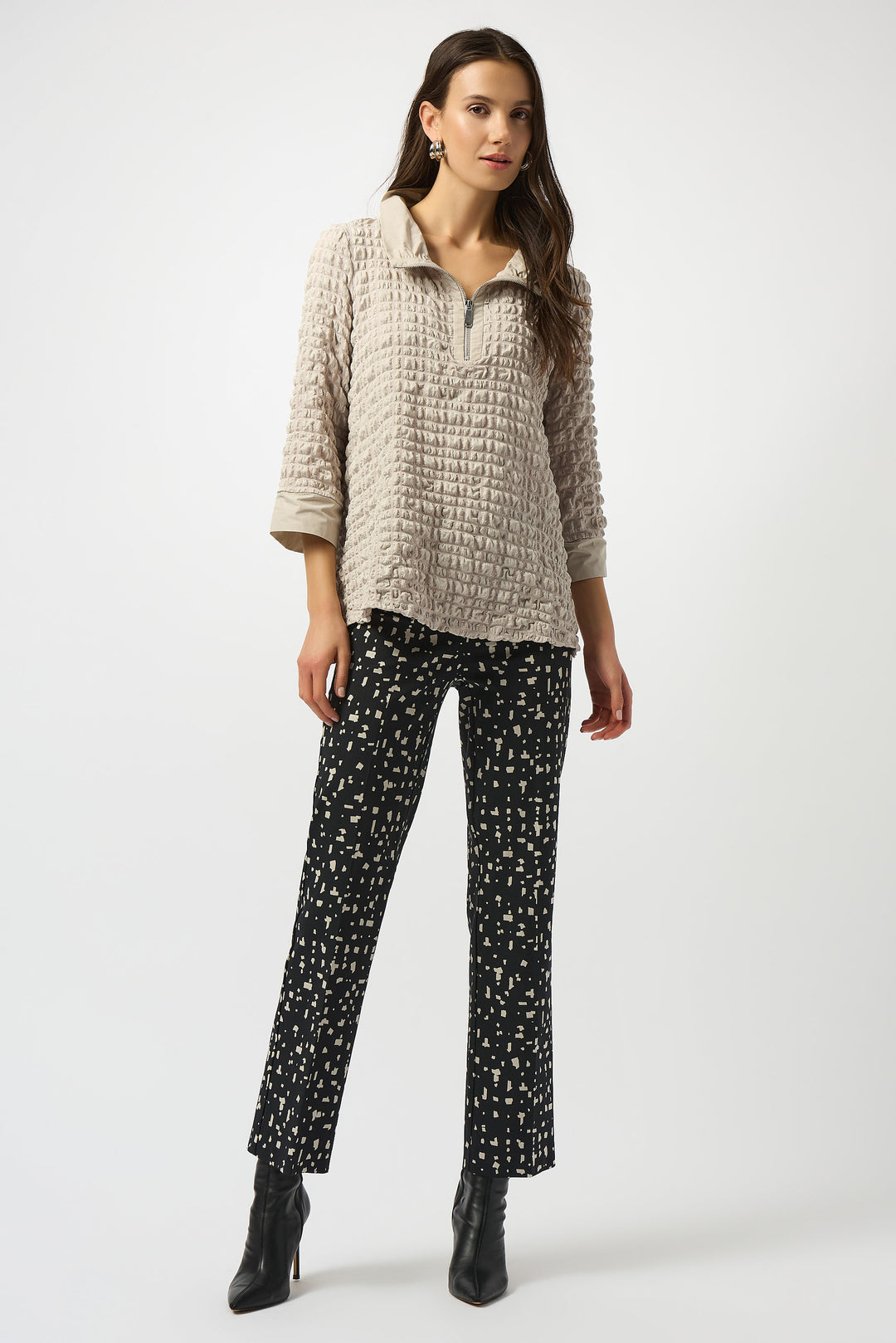 BUBBLE TEXTURED MEMORY ZIP NECK TOP