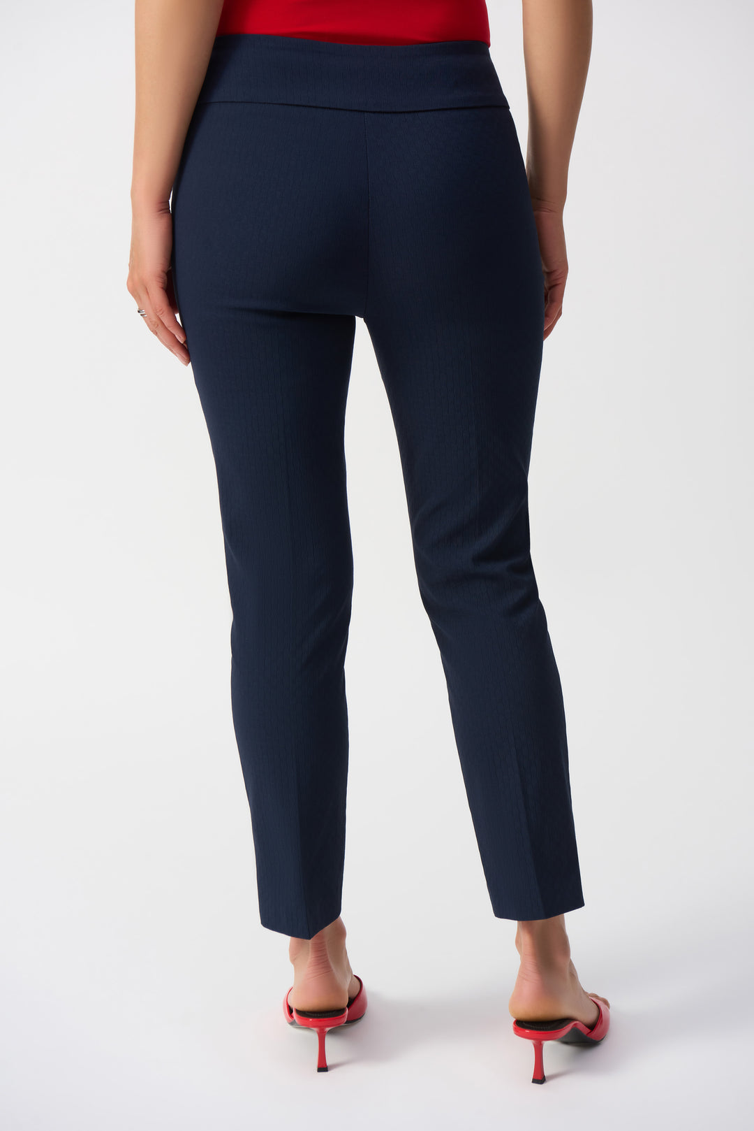 TEXTURED JACQUARD CROP PANT