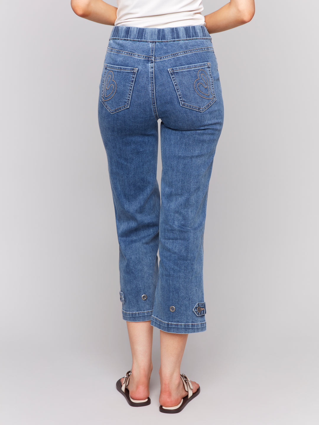 MEDIUM BLUE CROP JEAN WITH TAB HEM