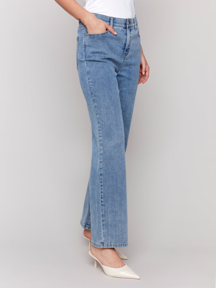 LIGHT BLUE STRAIGHT LEG JEAN