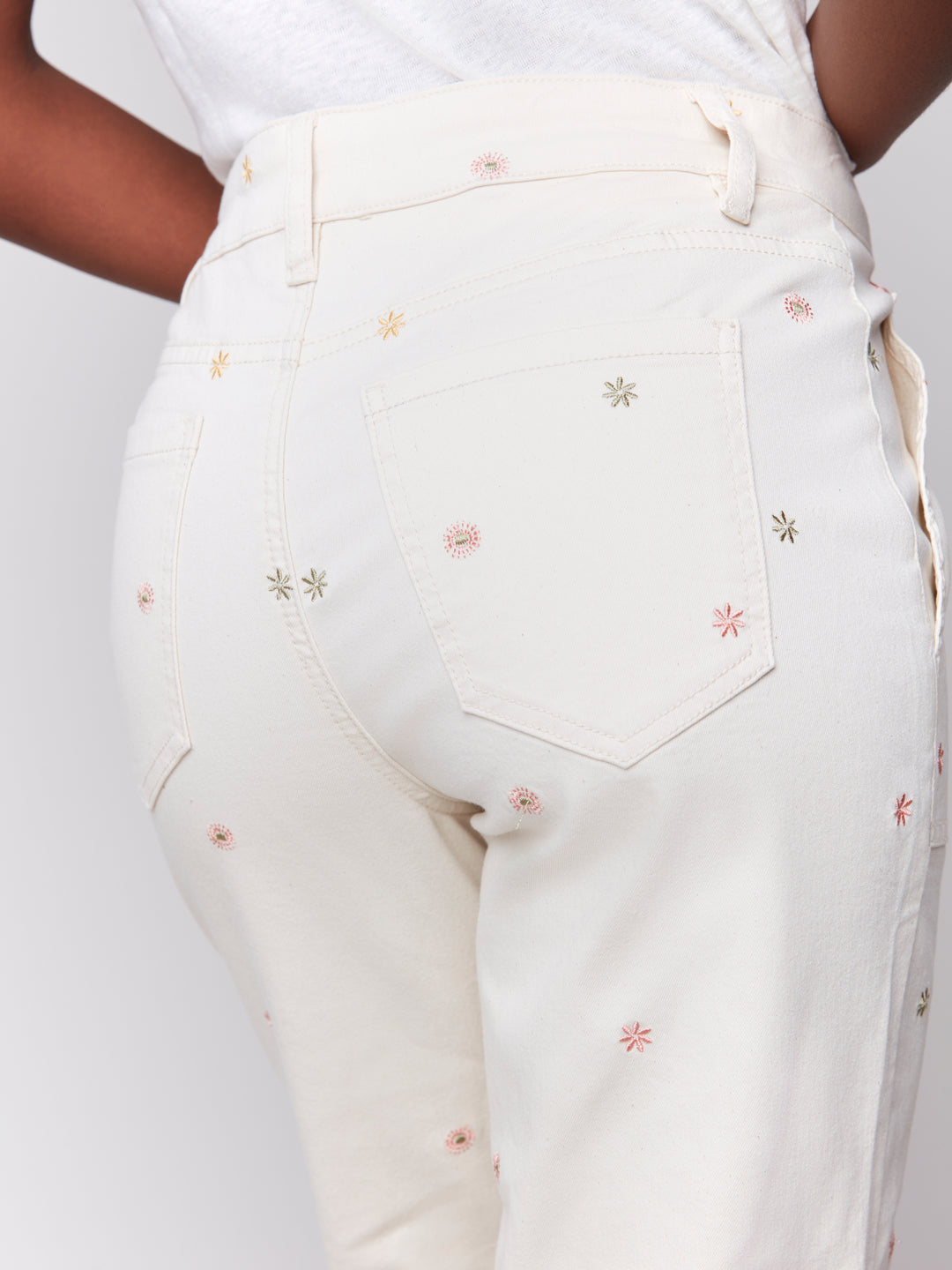 NATURAL EMBROIDERED CROP PANT