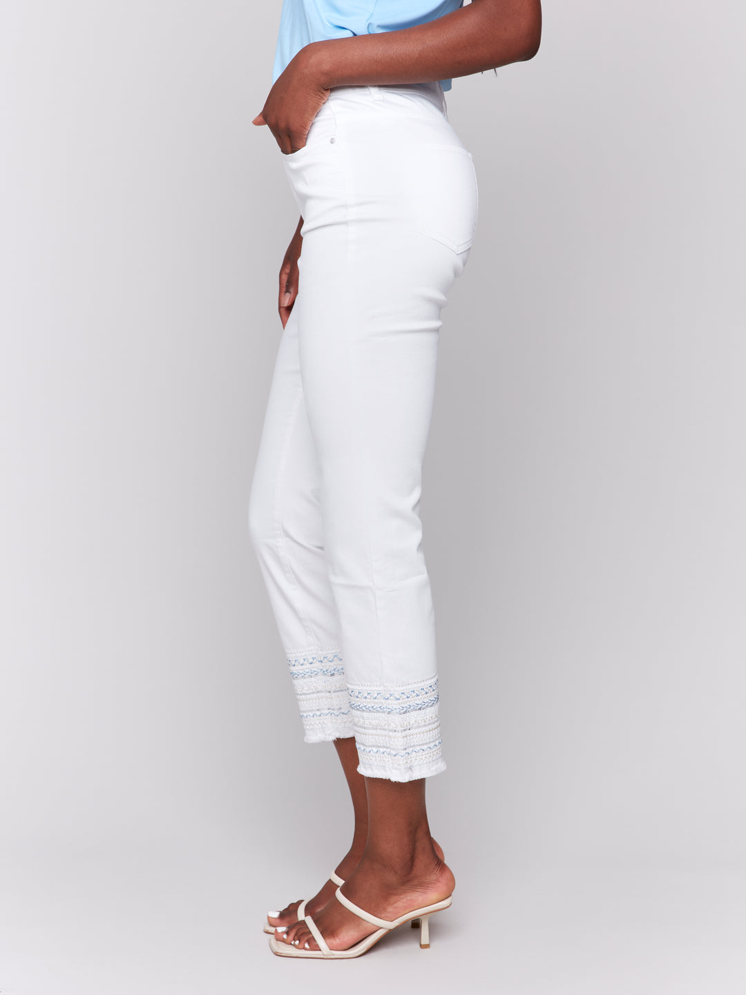 WHITE EMBROIDERED HEM JEAN