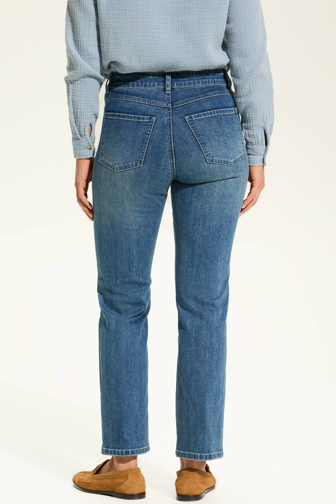 MEDIUM WASH CHRISTINE STRAIGHT ANKLE