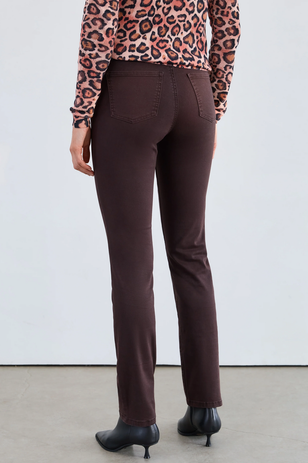 SUZANNE STRAIGHT LEG