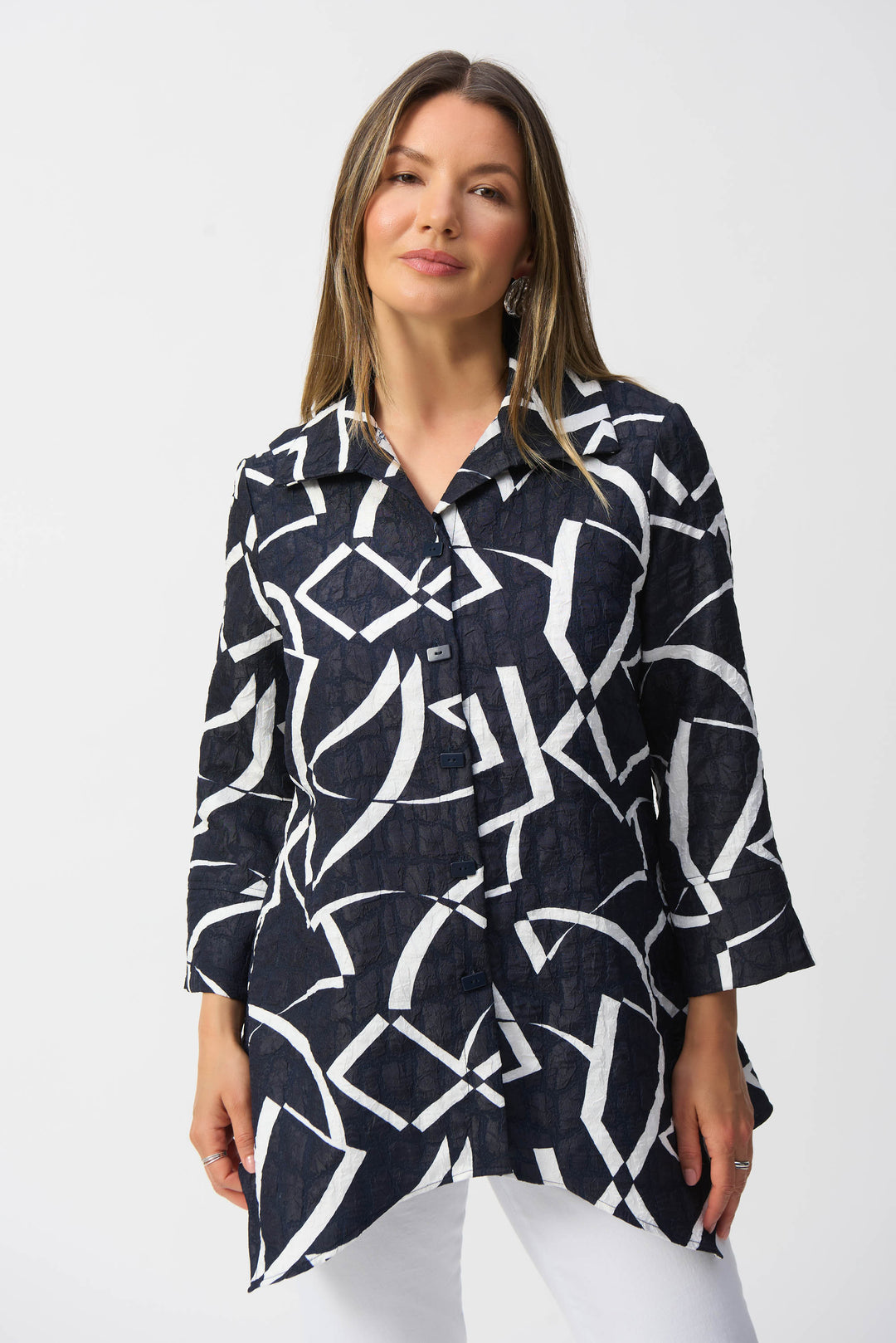 Joseph Ribkoff Summer 2025 This luxurious Abstract Textured Jacket boasts an asymmetrical cut hem and 3/4 loose sleeves for a modern and sophisticated silhouette. 