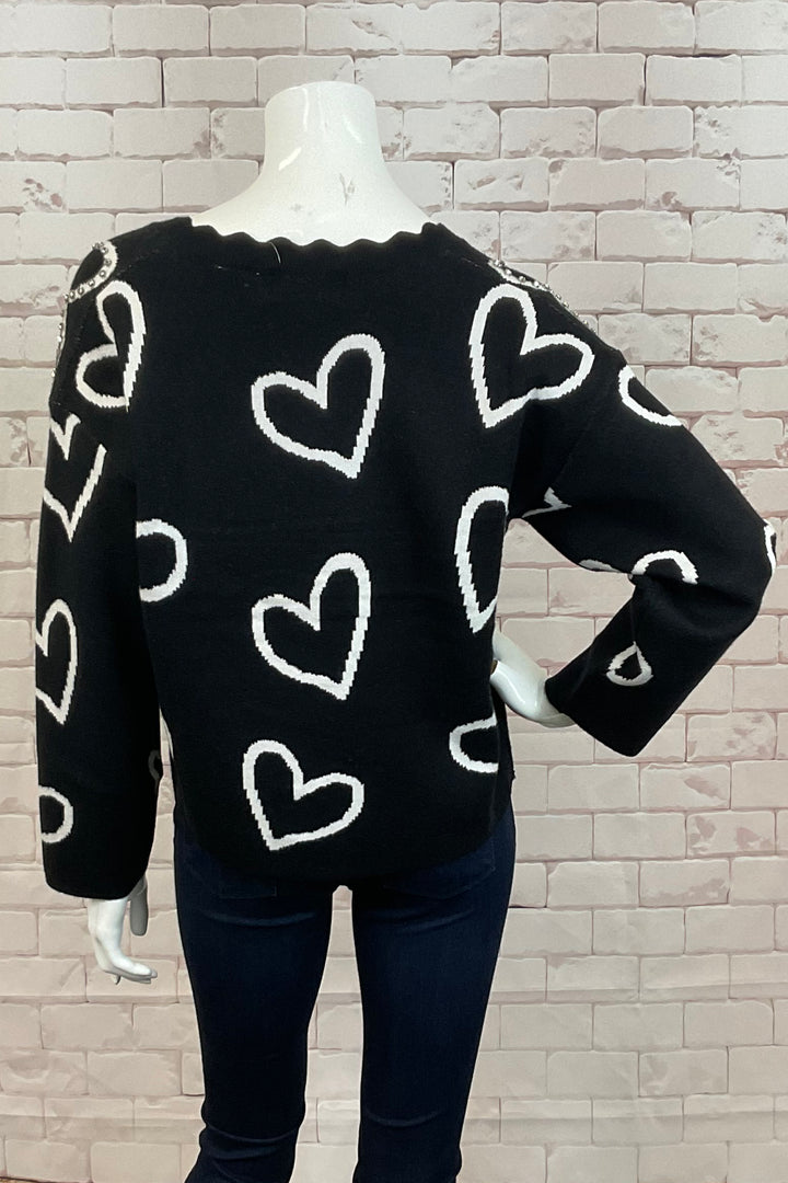 SCALLOP NECKLINE TOP WITH HEARTS