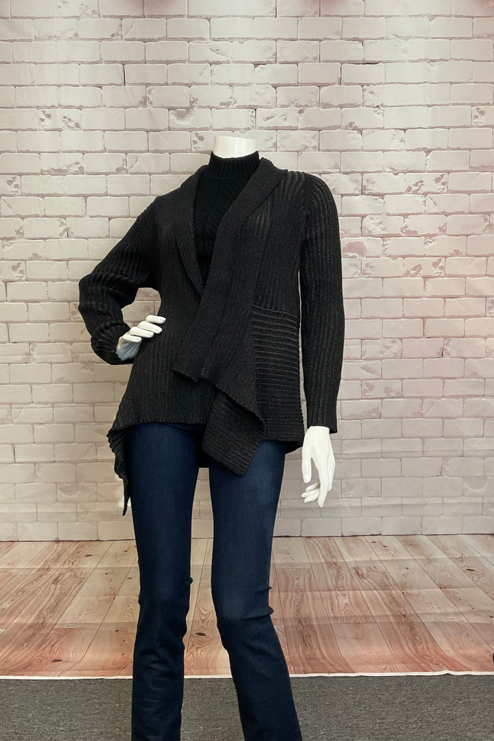 FDJ Fall 2024  This open front style is perfect for pairing with anything from sweaters to dresses. Made with all cotton, this cardigan hugs you in all the right places, creating a flattering silhouette. 