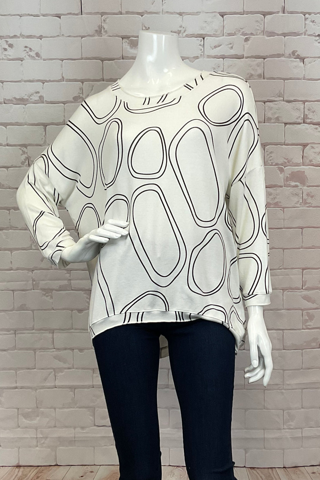 M. Italy Fall 2024 Made with a round hem, this super light and comfy top features long sleeves and a round neck for ultimate comfort.