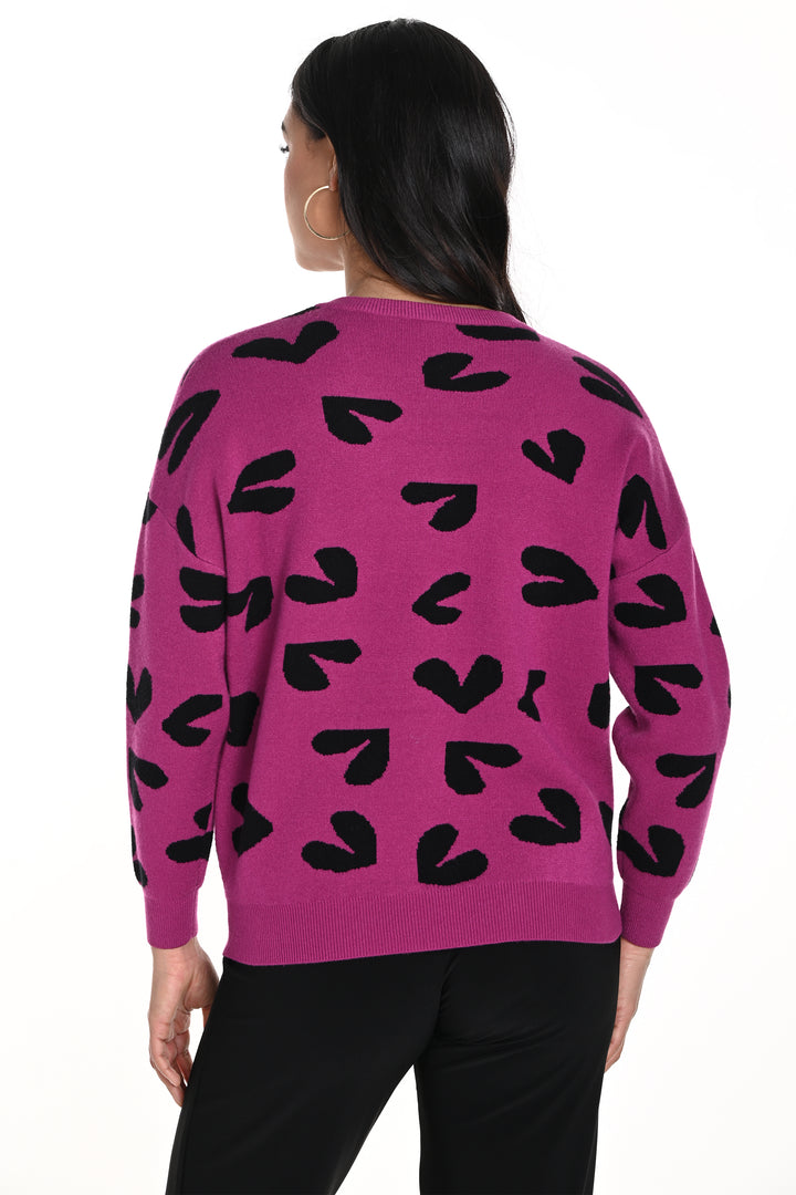 HEART PRINT LS V-NECK