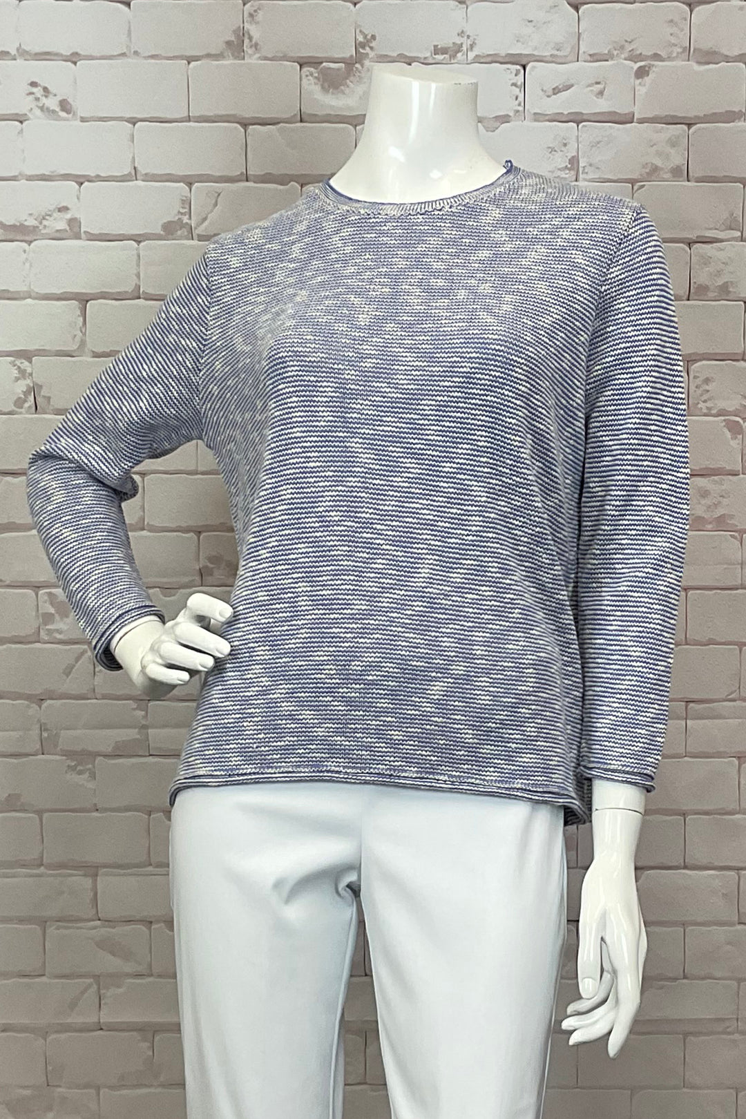 Cotton Country Spring 2025 Made with a light sweater material, it's soft and comfy for all-day wear.