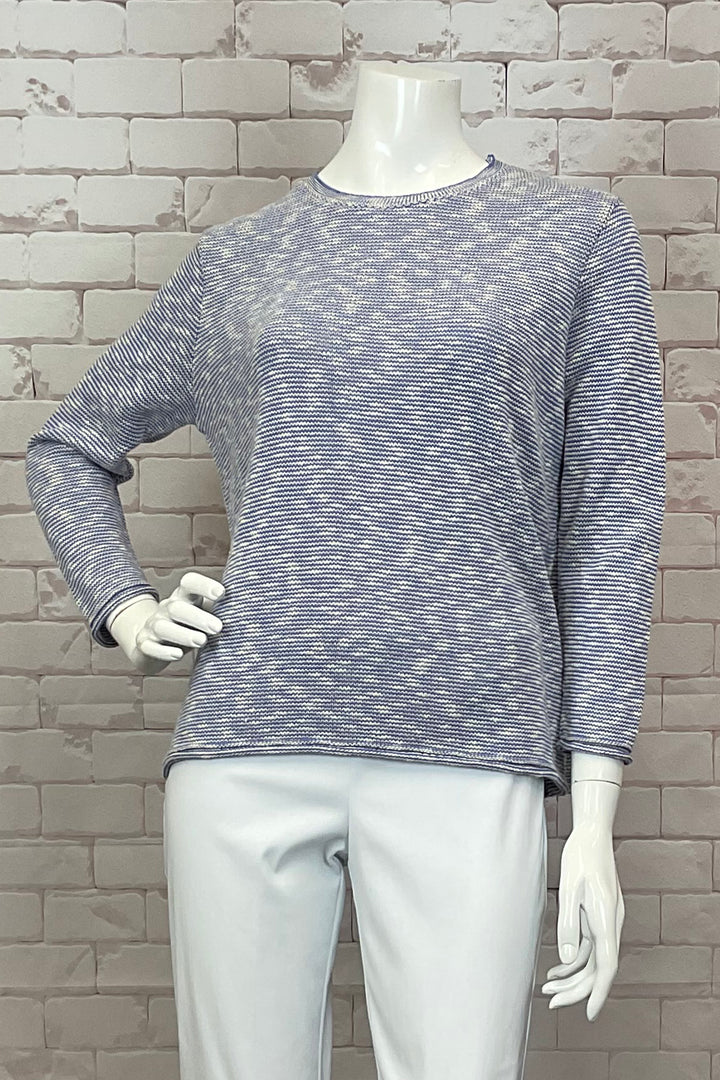 Cotton Country Spring 2025 Made with a light sweater material, it's soft and comfy for all-day wear.