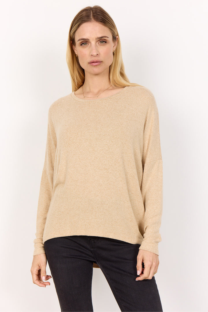 Soya Concept Fall 2025  With its airy and cozy design, this light sweater top is perfect for any season. The round neckline adds a touch of elegance, while the elastic ripped edge at the cuffs adds a modern twist. 