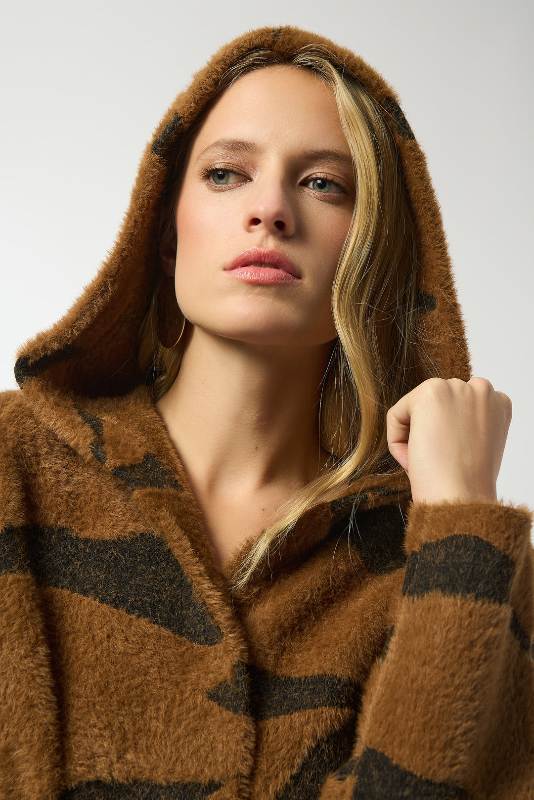 FEATHER YARN ANIMAL KNIT HOODED COAT
