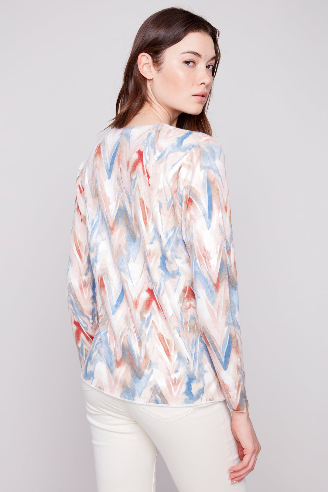 CHEVRON PRINTED LS V-NECK TOP