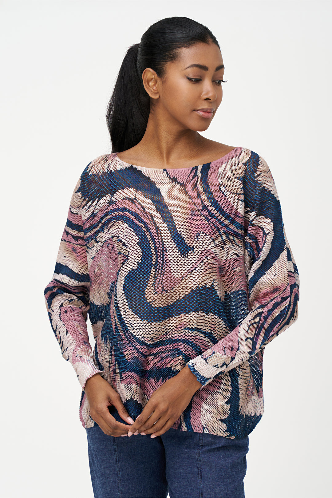 M ITALY Fall 2025 This Waves Printed Dolman Top features a delicate crochet fishnet knit with elegant wave patterns, offering a lightweight and breathable layer. 