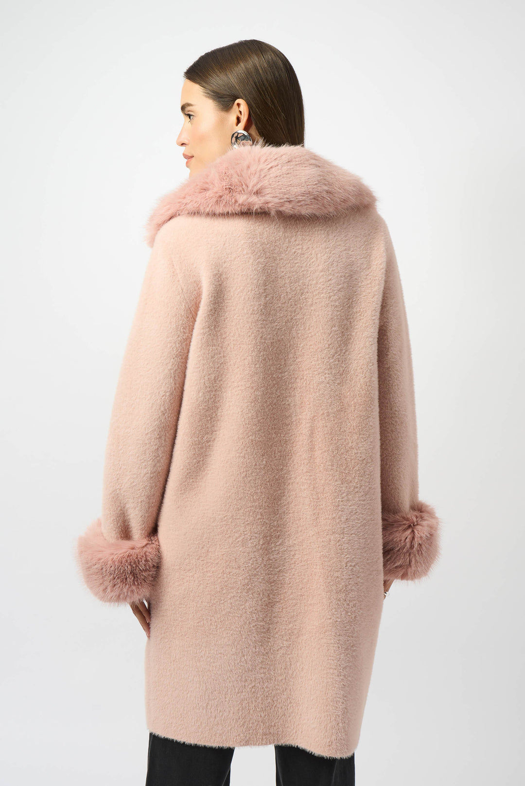 FEATHER YARN COAT WITH FAUX FUR