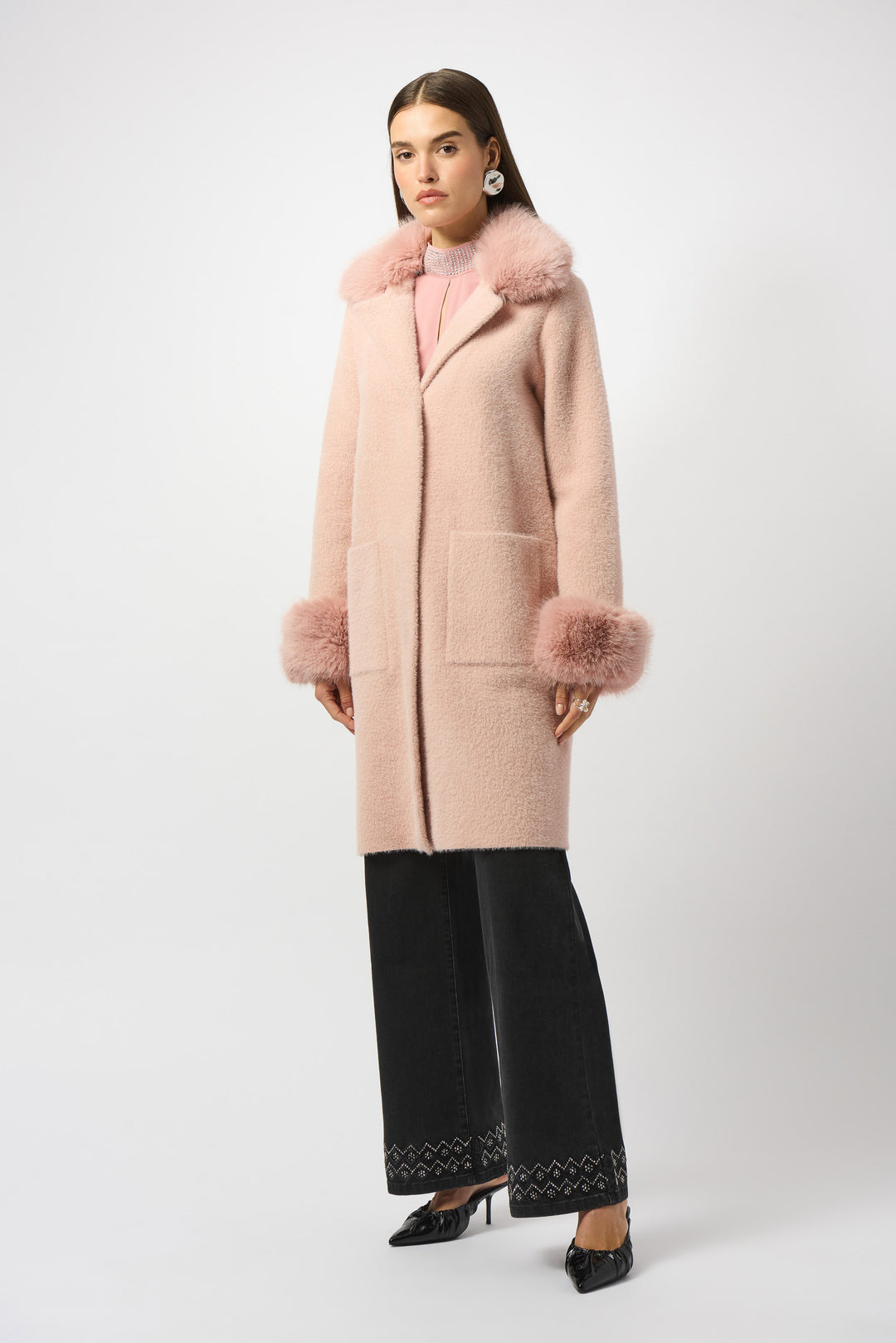 FEATHER YARN COAT WITH FAUX FUR
