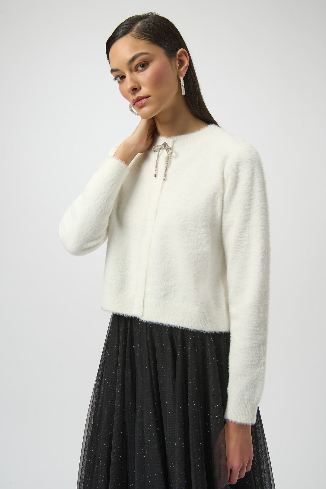 WINTER WHITE FEATHER YARN CARDI WITH RHINESTONE BOW