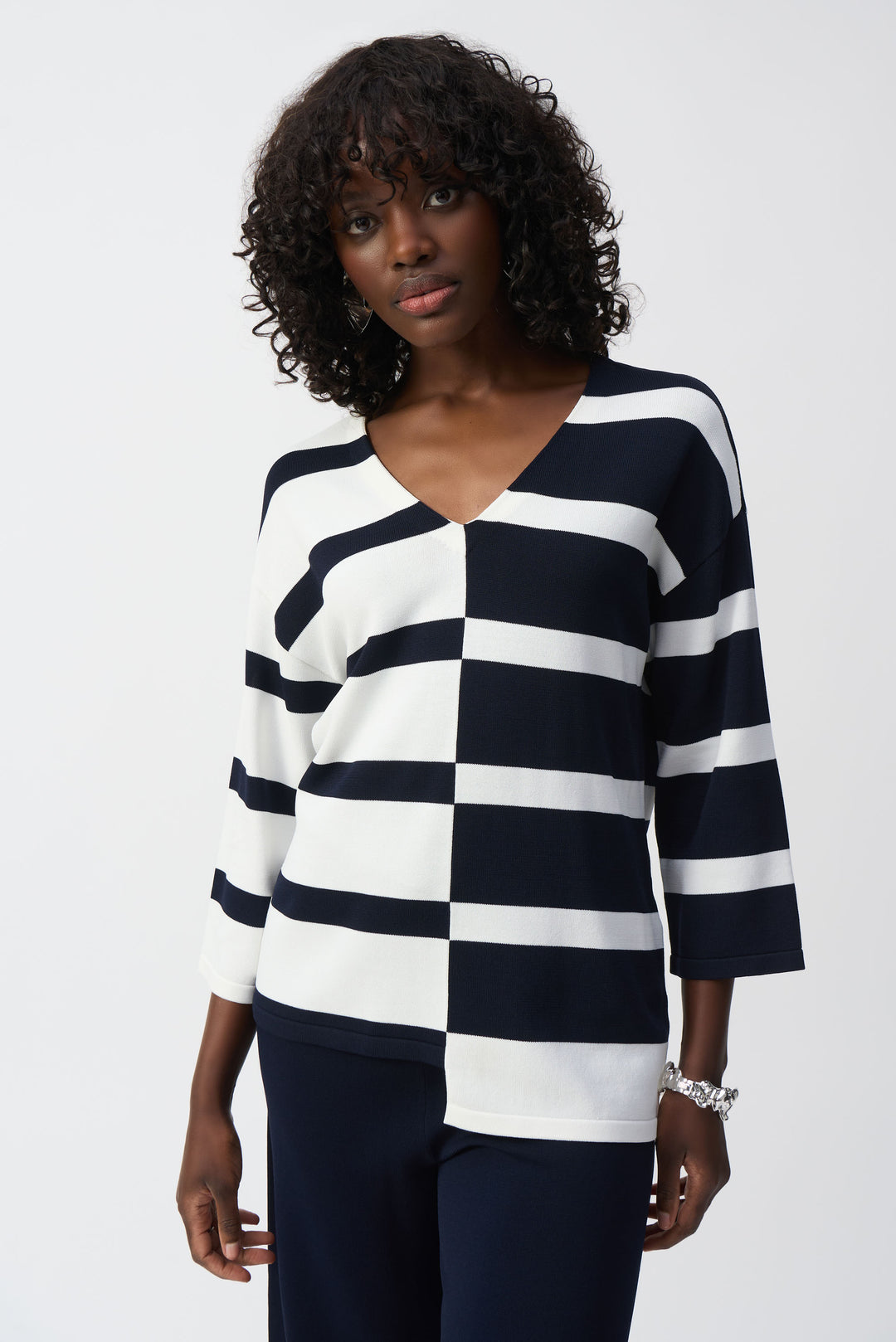 STRIPED V-NECK TOP