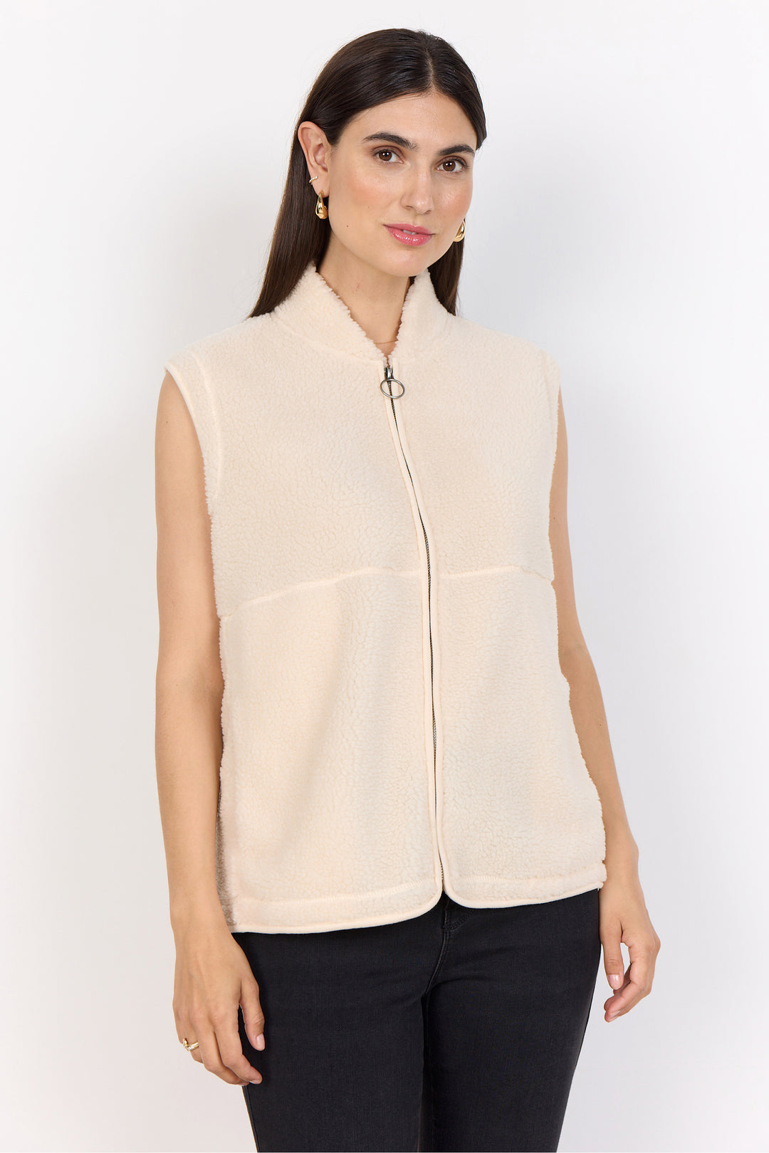 Soya Concept Fall 2025 This versatile fleece vest features a convenient front zipper and pockets, making it perfect for layering over dress pants or jeans. Whether you're dressing up or keeping it casual, this vest adds warmth and effortless charm to any outfit.