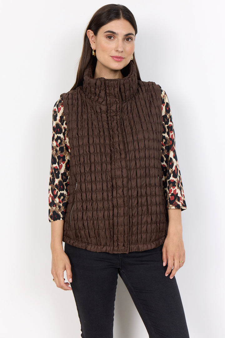 HOT FUDGE SHIRRED QUILT VEST