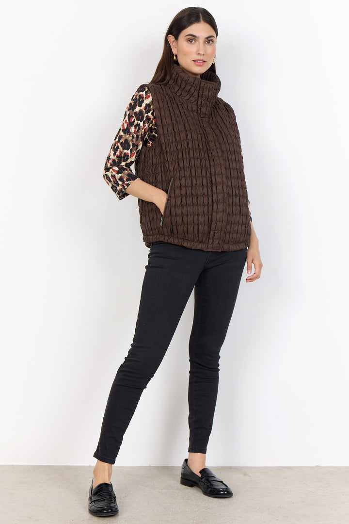 HOT FUDGE SHIRRED QUILT VEST