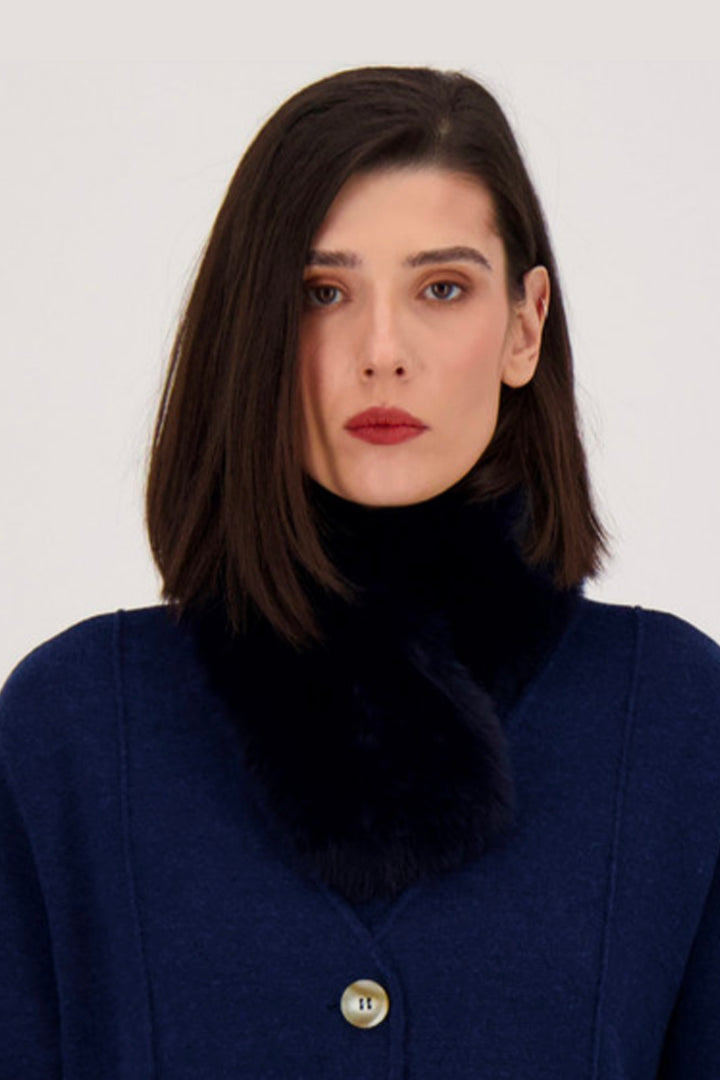 Spanner Fall 2024 Made with super soft faux fur, this shaped scarf adds a luxurious touch to any outfit while keeping you snug.