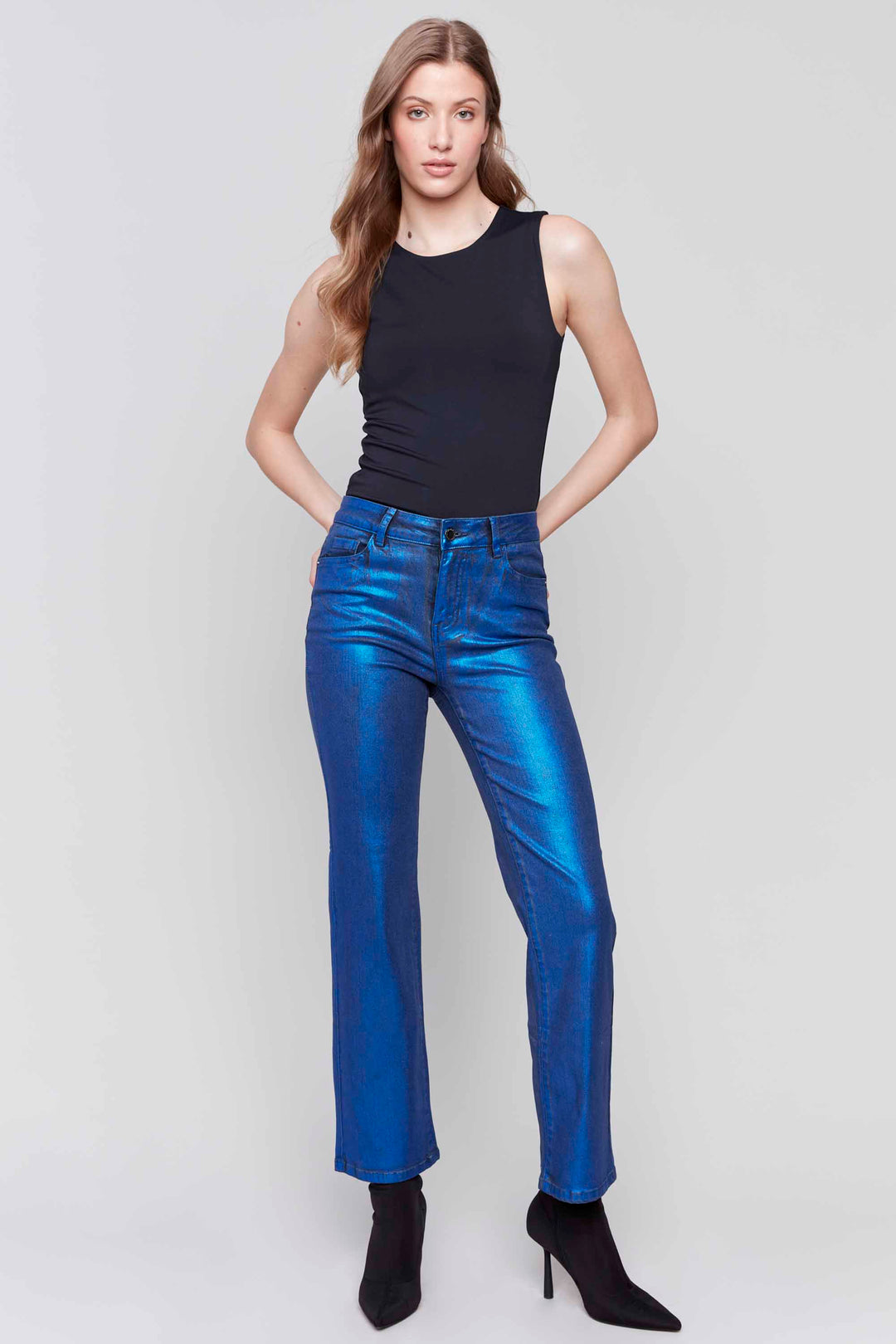 Charlie B Fall 2024 The metallic foil finish adds a touch of luxury to this straight leg pant. Perfect for both casual and dressy occasions, the regular rise fit complements any look.