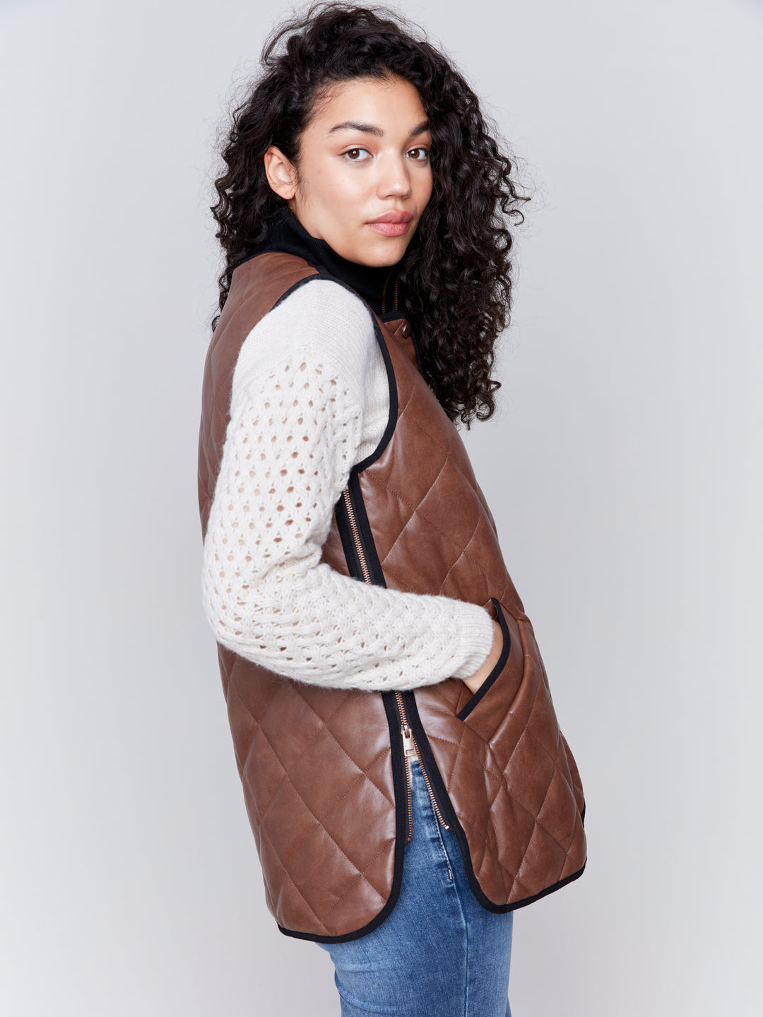 QUILTED PLEATHER VEST