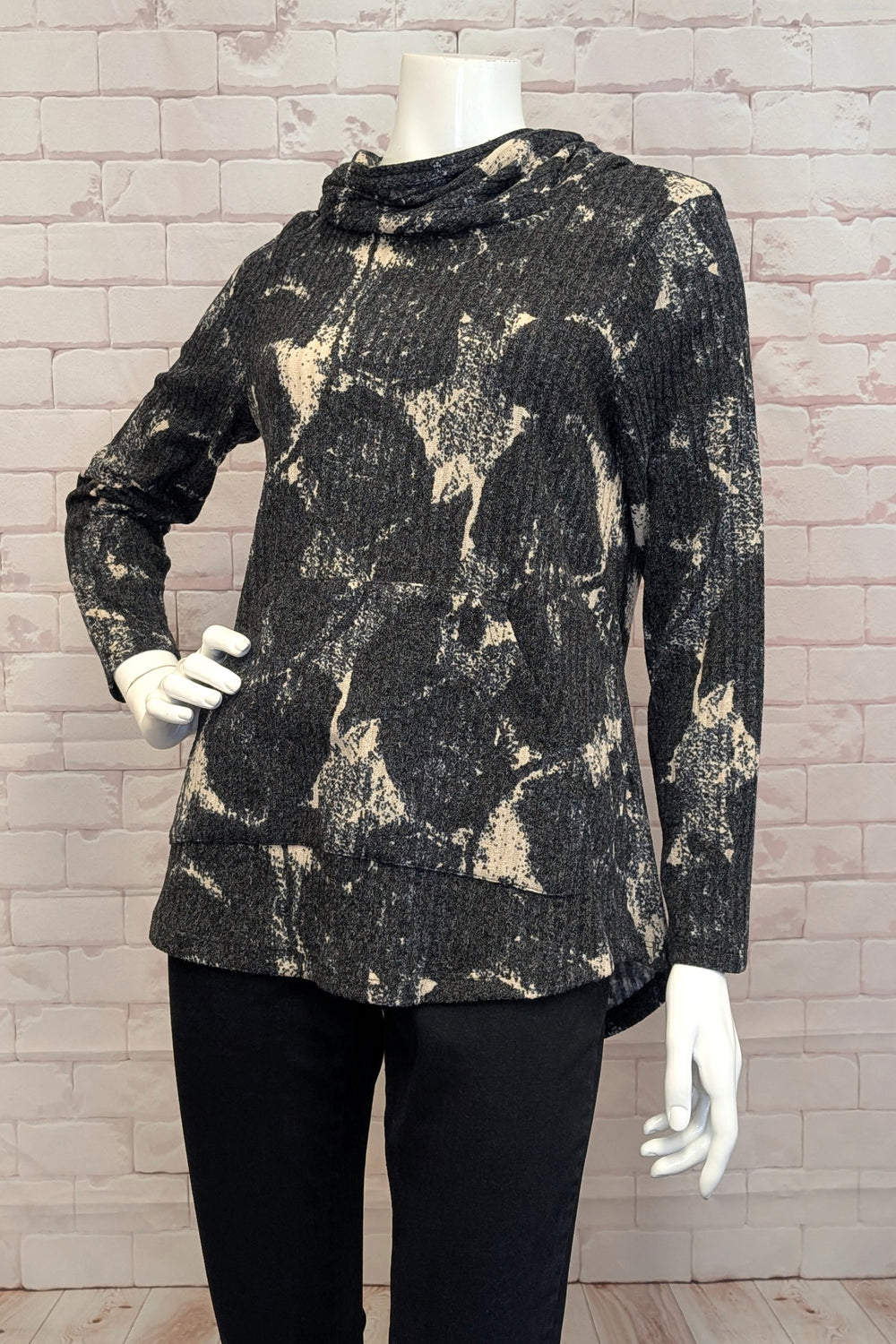 MICHAEL TYLER Fall 2025 
This charcoal beige mottled leaf hoodie top features a refined, relaxed fit crafted from soft bouclé knit fabric, offering cozy comfort for everyday wear. 