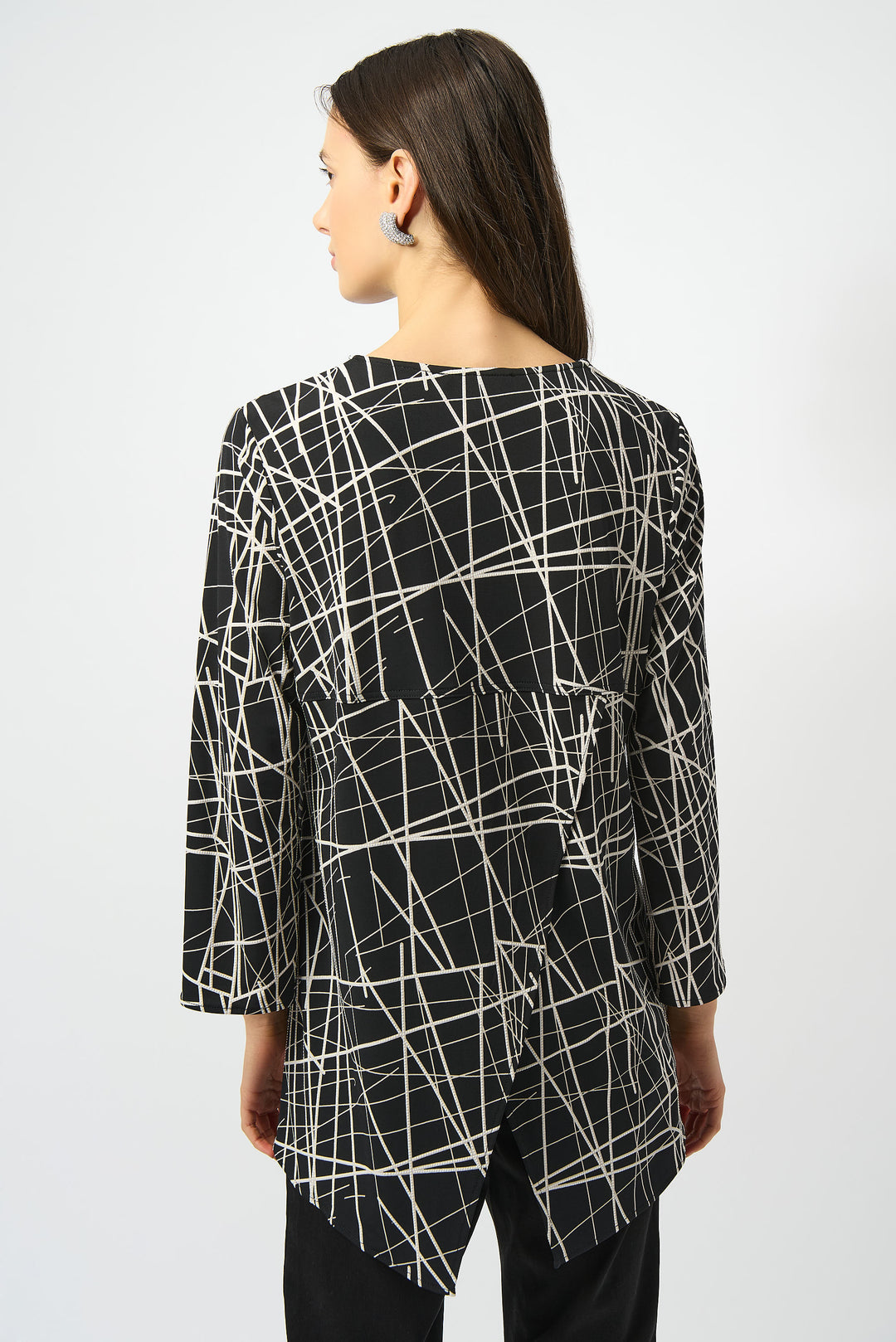 LINEAR PRINT ZIP NECK TUNIC
