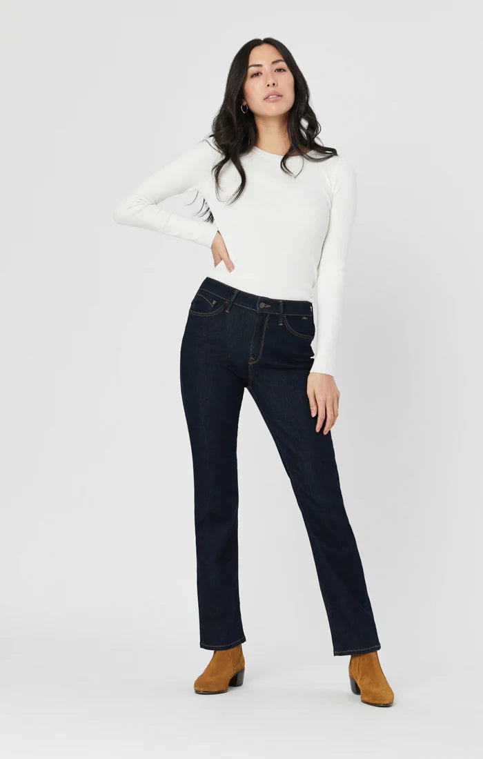 Mavi Fall 2024 Effortlessly stylish with a comfortable fit, the Kendra Straight jeans feature an easy wear design and high rise waistline. 