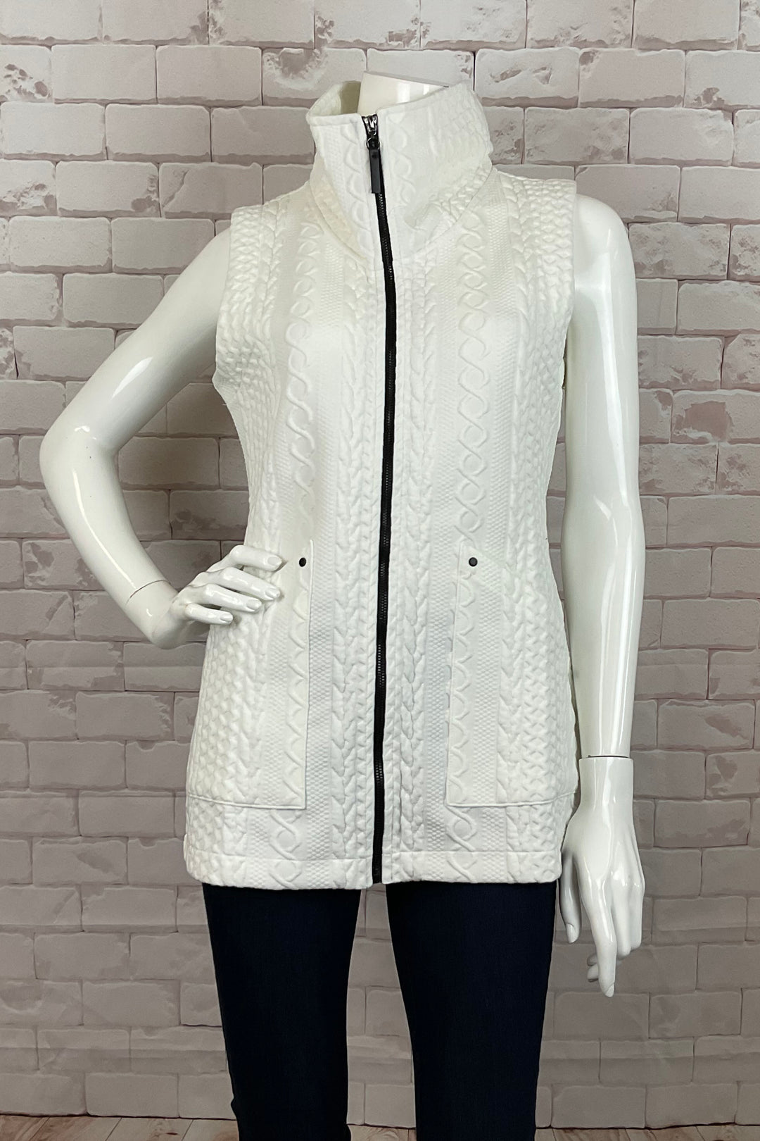 EMBOSSED CABLE ZIP VEST