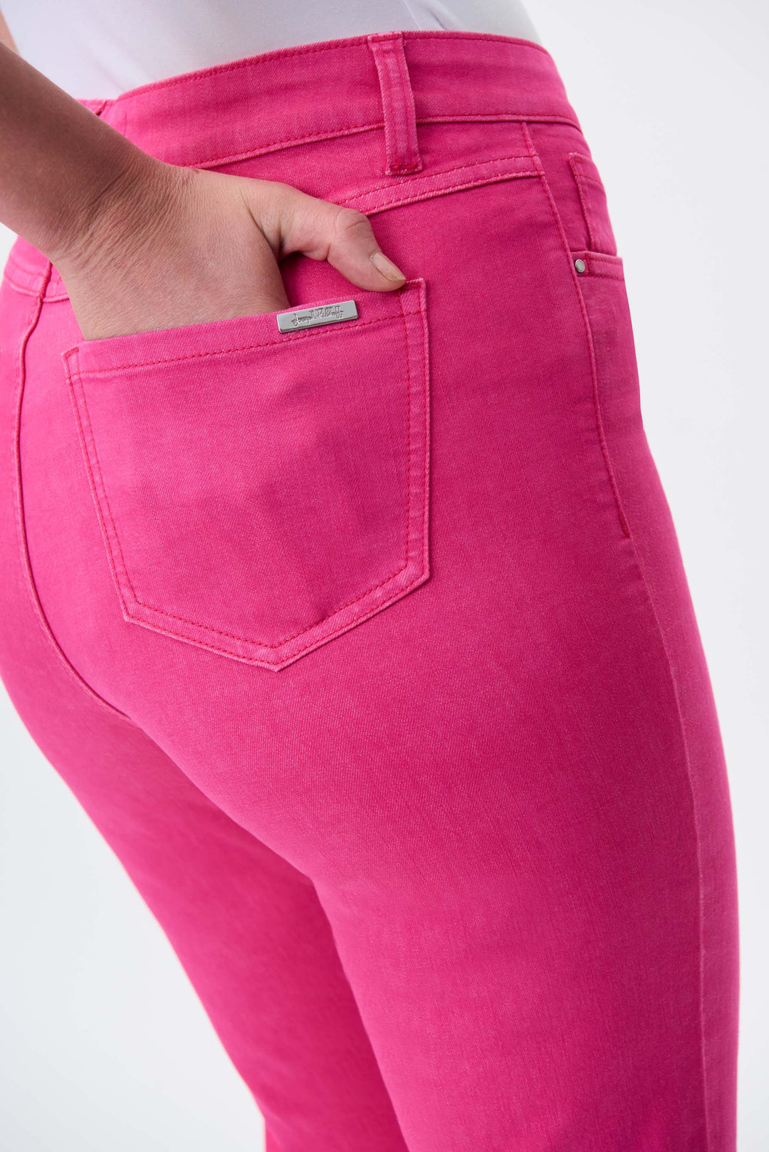 JOSEPH RIBKOFF SPRING 2023 women's casual colourful slim cropped jeans with frayed hem - pink detail