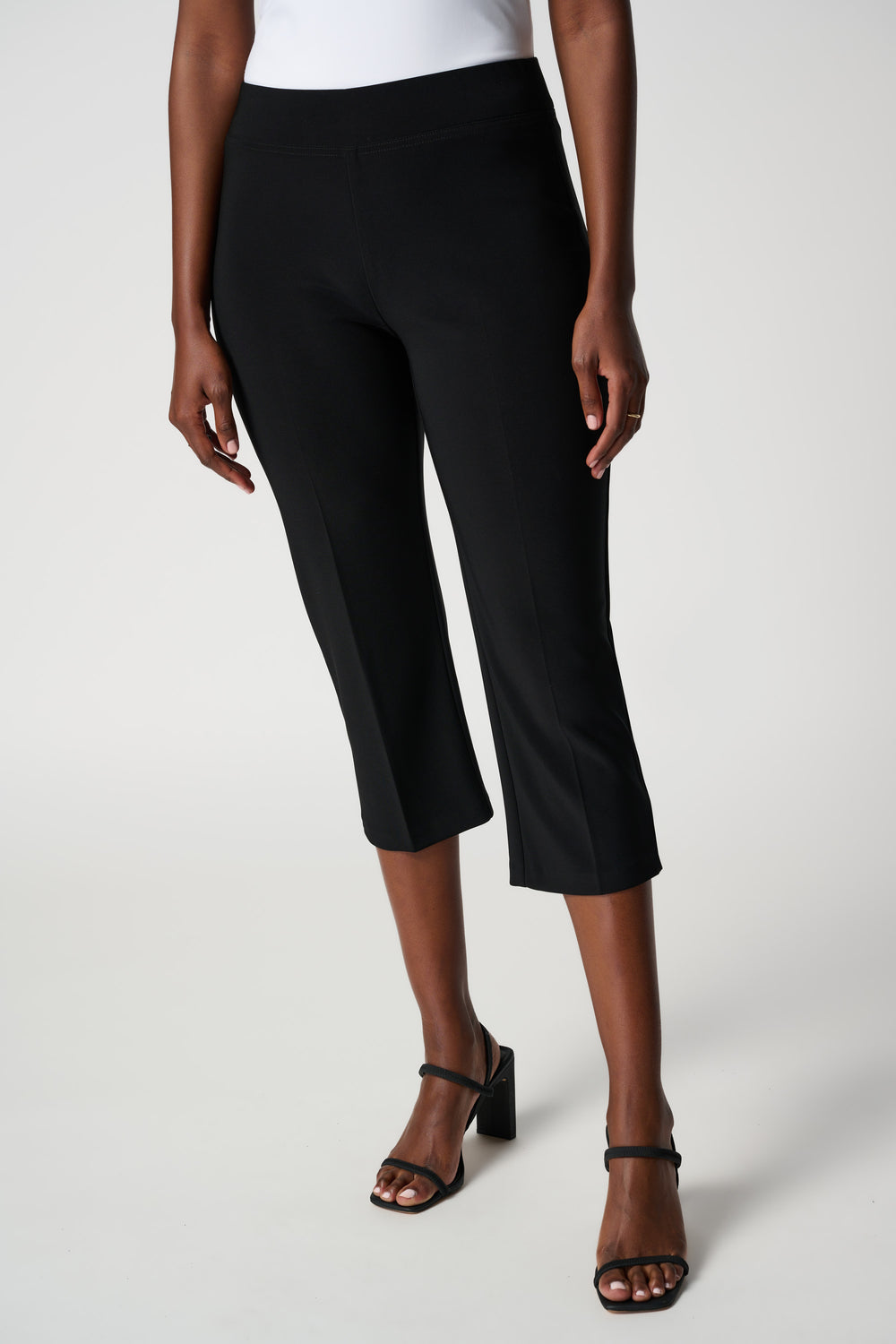 JOSEPH RIBKOFF SPRING '23 women's business casual cropped capri dress pants - black front